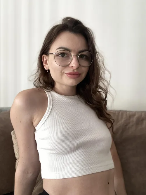 Thumbnail Captivating Nipples: Drawing The Eye's Attention - Molly__Ripper