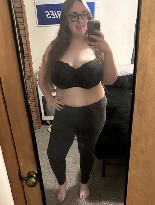 Thumbnail Sunday Chillin': Embracing Chubby Style with JezebelPhoenix69