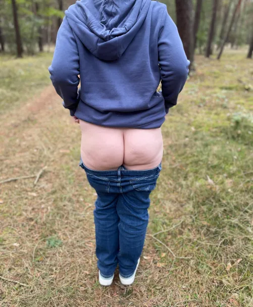 Thumbnail The_friendly_wife: Enjoying a Nice Sunday Walk in Chubby Comfort