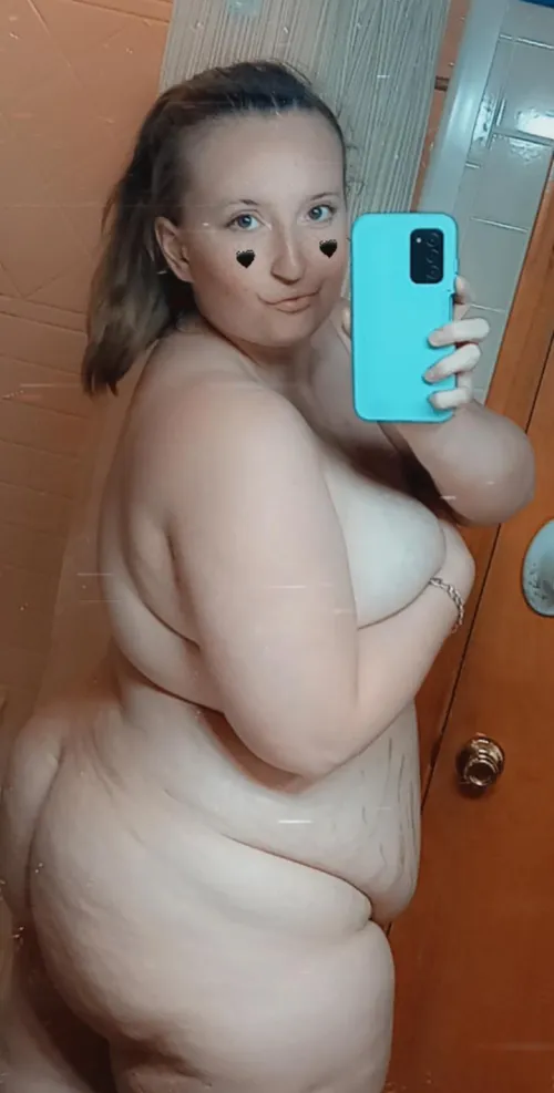 Thumbnail Davinaxx26 Questions: Am I Too Thick for You in the Chubby Category?