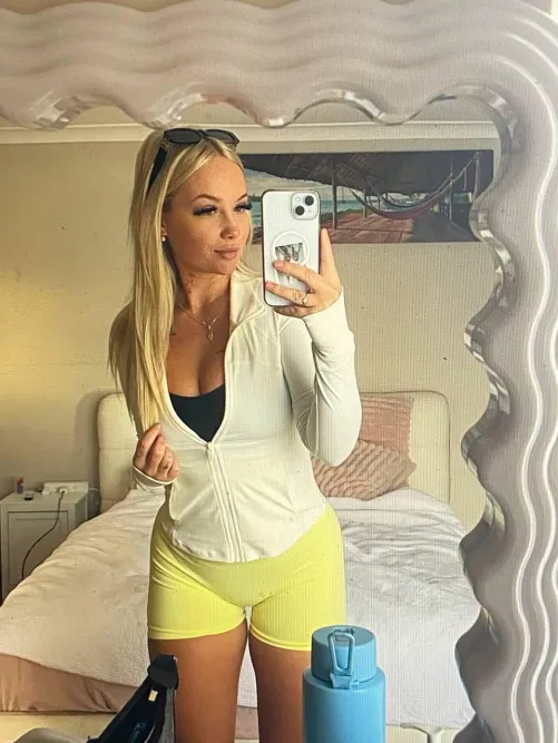 Thumbnail Are You Impressed? Making Heads Turn with My Look-CropTopGirls