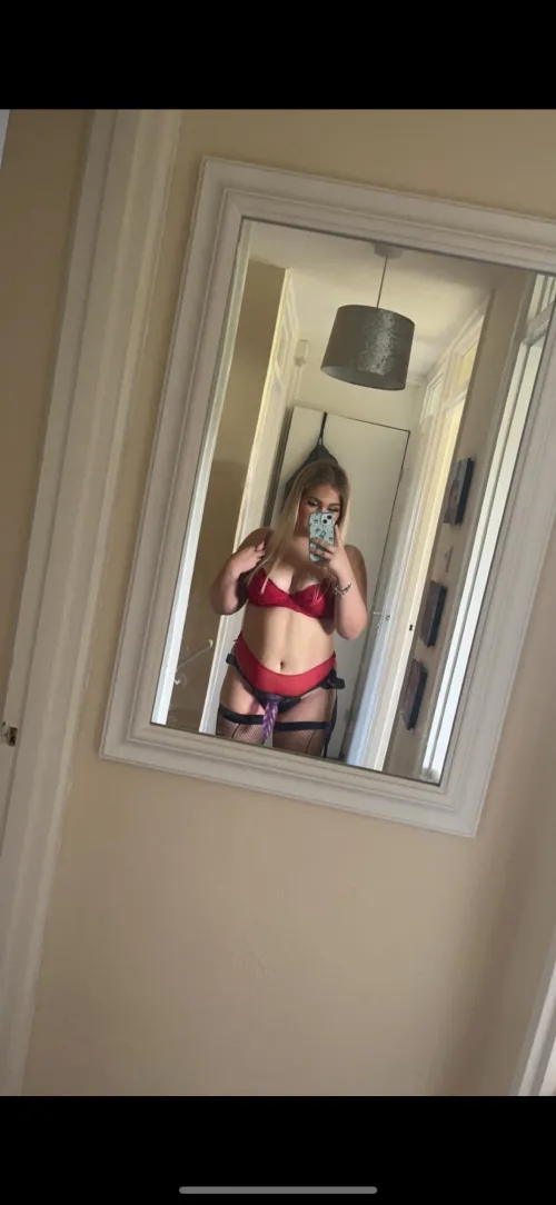 Thumbnail Unveiling Secrets with Mistresslucyx in the Realm of Strapon