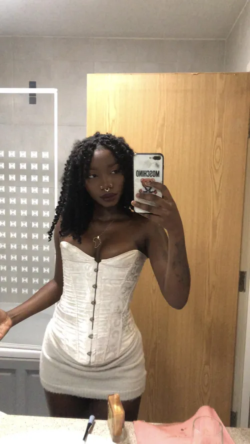Thumbnail Seductive Invitation: Wanna Help Me Undress by Chockyyp in HotBlackChicks