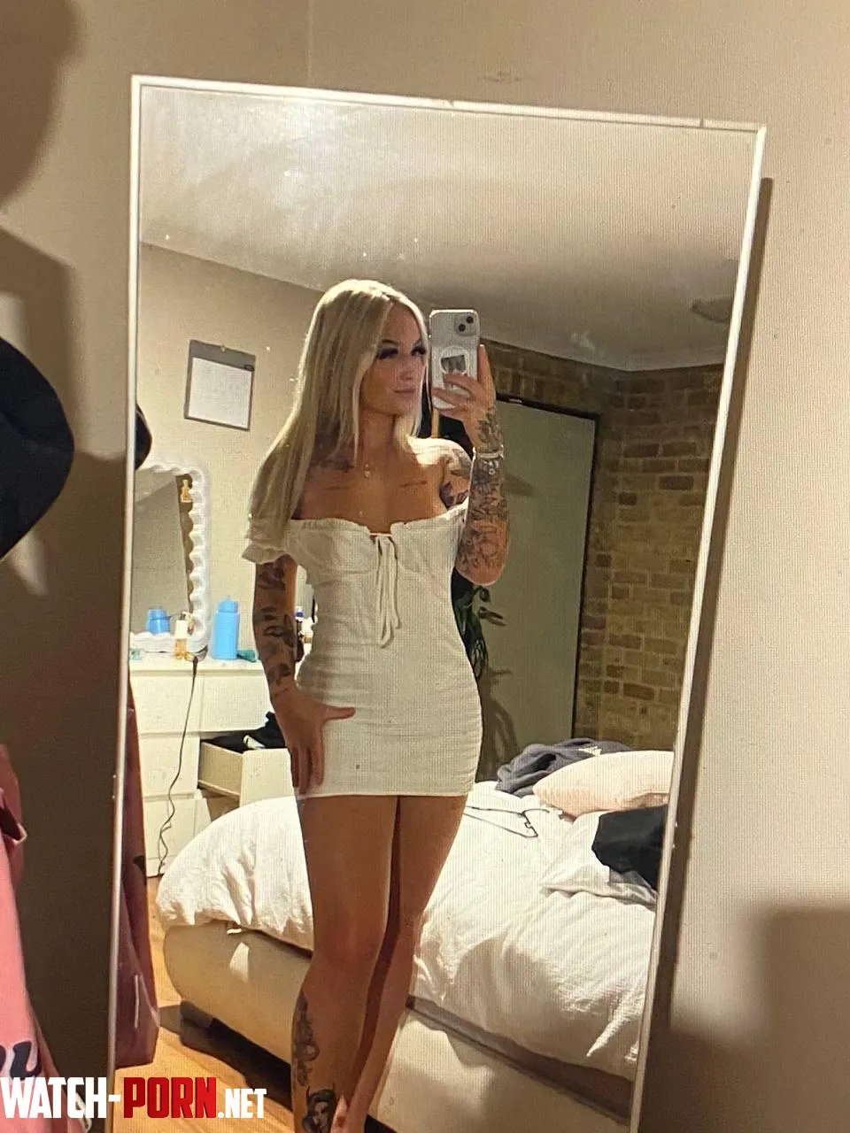 heres a lil selfie  by KnappSylvia
