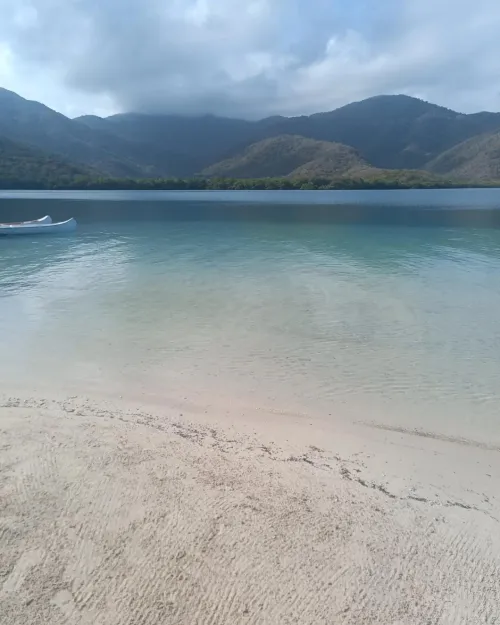 Thumbnail Explore Paraso Beach's Beauty with yeilij