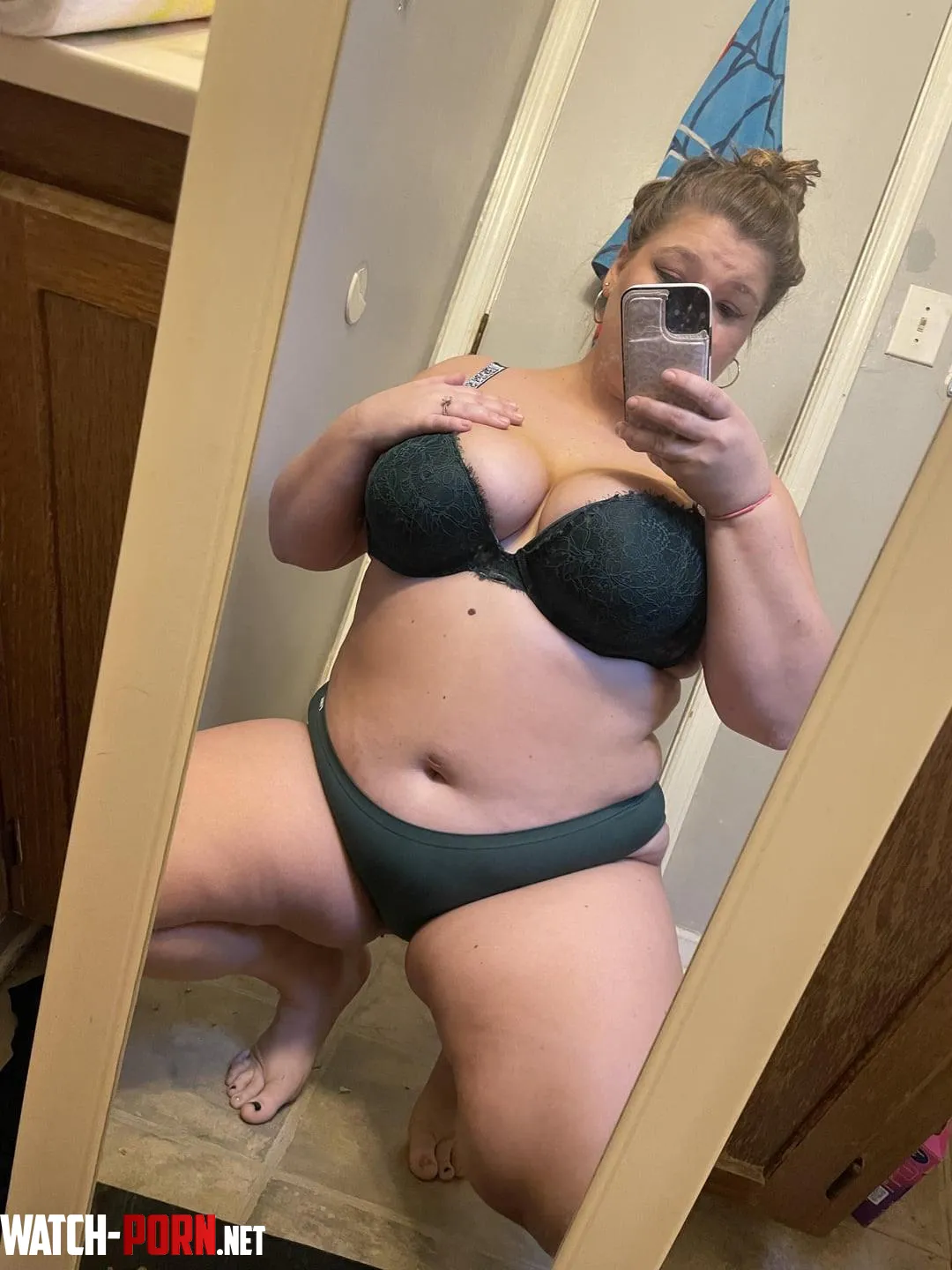 Thick thighs big curves and a lot fun by pineappletitz
