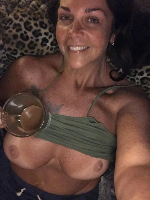 Thumbnail Good Morning from a Playful GILF | Okeufaulacpl