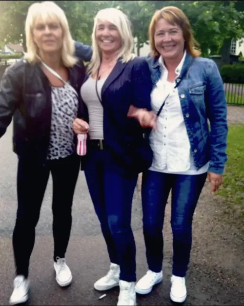 Thumbnail Pick Your Favorite GILF: Constant_Studio_6600's Selection | GILF Category