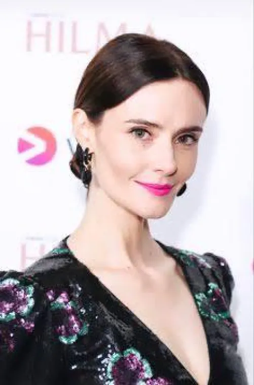 Thumbnail Rebecca Calder: Delving into Sophisticated Glamour