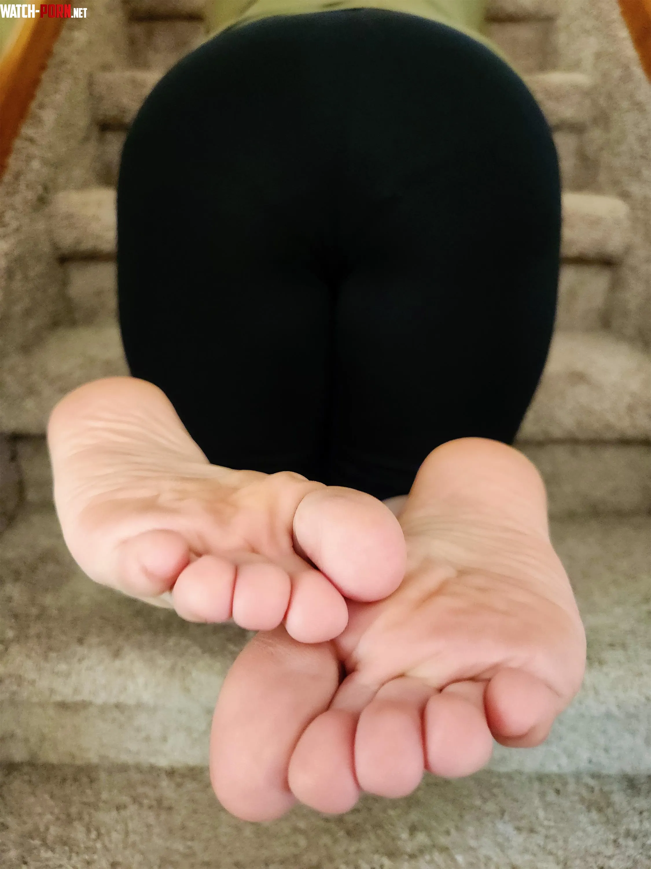 I would love a foot massage and maybe some sole kisses by GwynGrippers