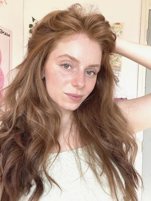 Thumbnail Effortlessly Chic: Natural Redhead - Beautiful_Dish_5881