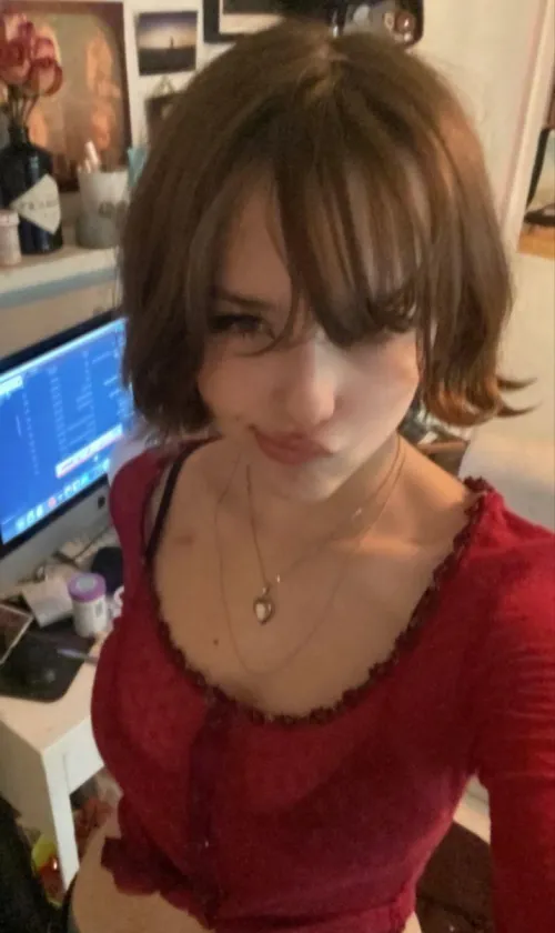 Thumbnail MyNSFWAccountDude: Help Identify this Girl