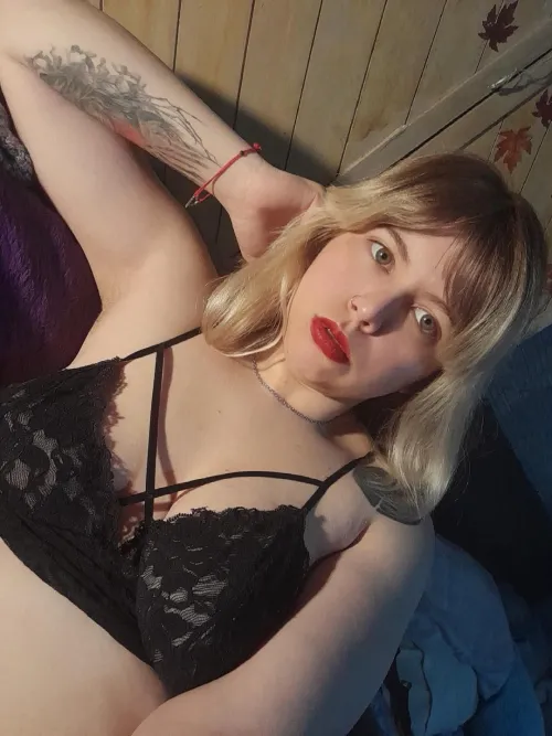 Thumbnail Engaging with 'Hello darling': Insights from OnlyFans101