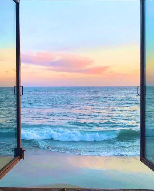 Thumbnail Bask in Beach Vibes: Exploring Laguna Beach, California