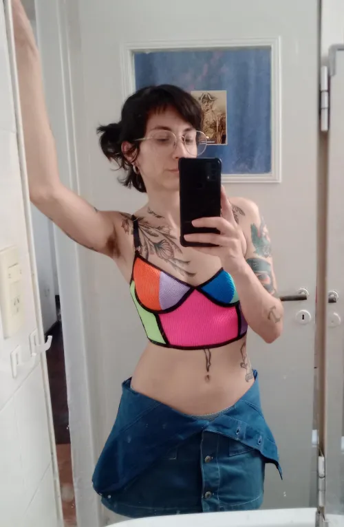 Thumbnail Colorful Curiosity: Hairy Armpits Revealed by tuttifuckiingfrutti