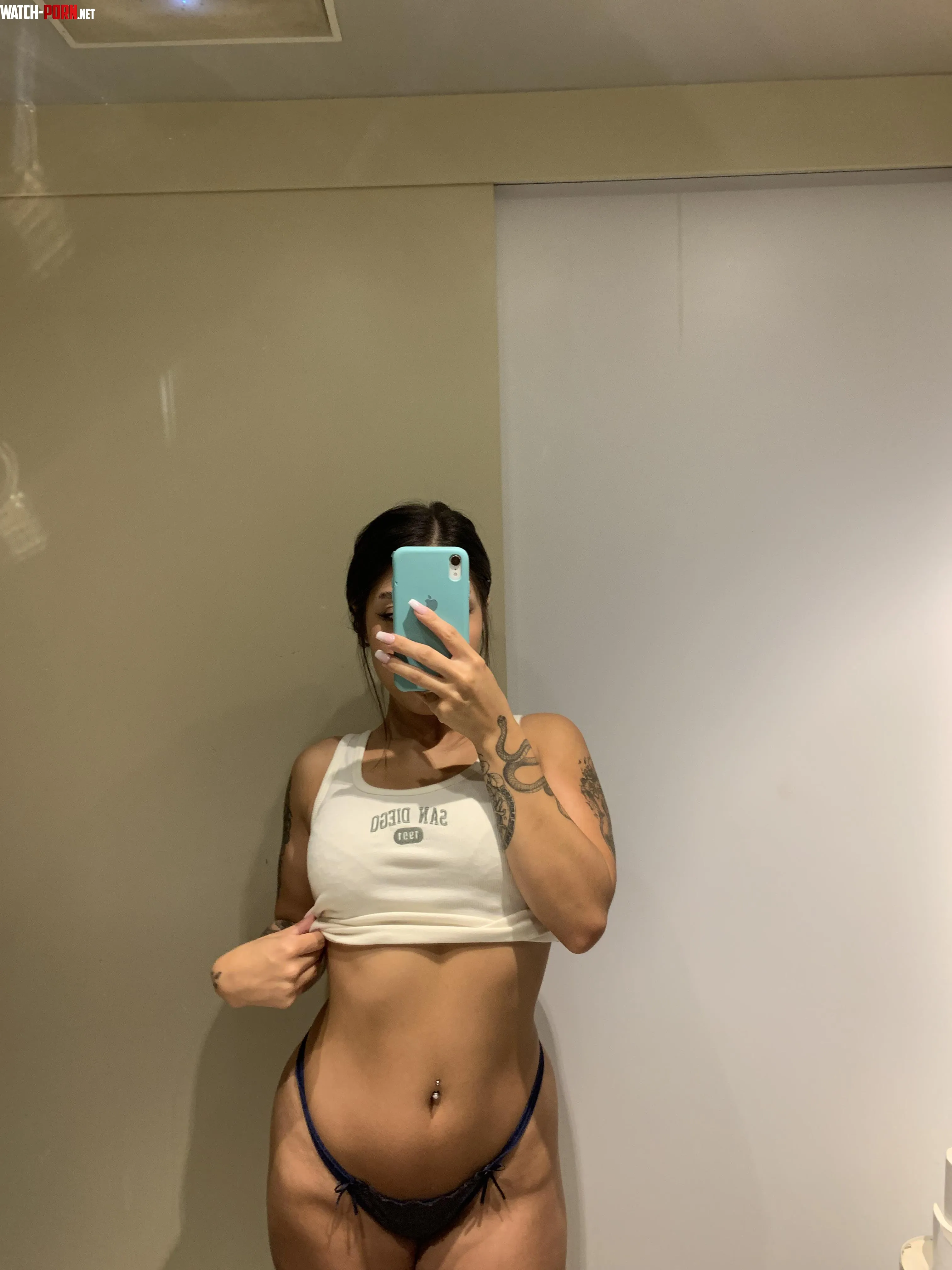 Crop it like its hot  by BellaFits
