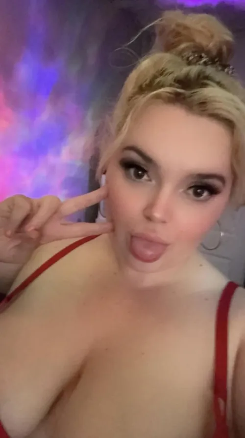 Thumbnail Swedish Latina Search: FoxiieMistress's Quest for Love