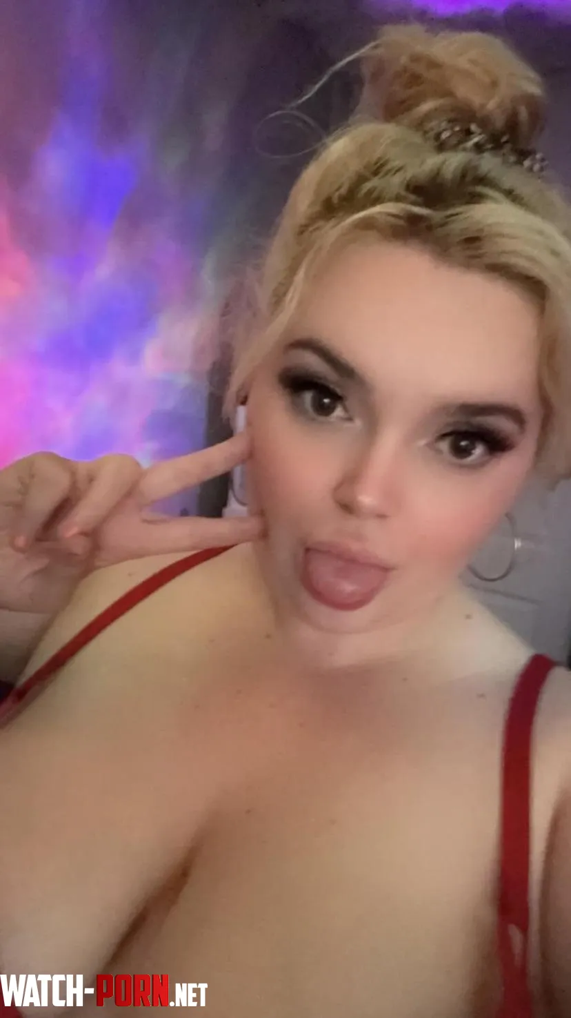 Im a Swedish Latina but looking for my Latina baby  by FoxiieMistress