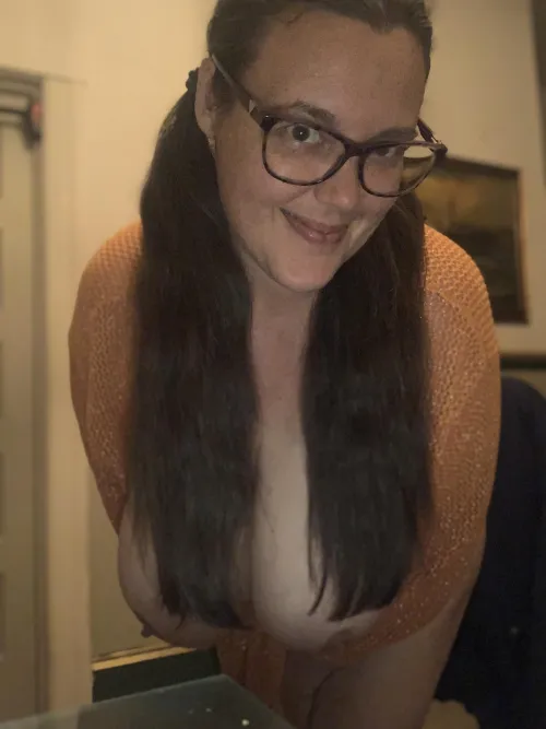 Thumbnail Sneaky Encounters: Sadie_MoorePlz's Hallway Escapades