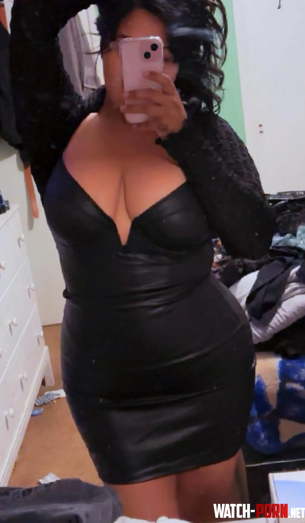 Ignore my sisters messy room  by badasswitch123