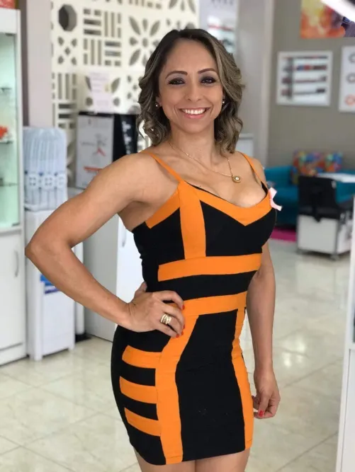 Thumbnail GirlyPinkyx Slays in Classy & Sexy Tight Dress