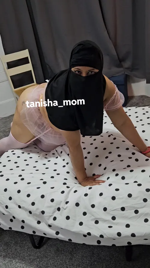 Thumbnail ArabPorn Seduction: Bend Me Over with tanisha_mom