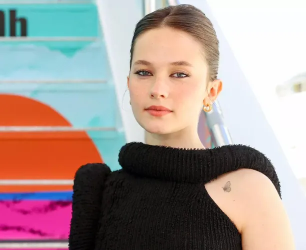 Thumbnail Cailee Spaeny: Exuding Timeless Beauty and Charm