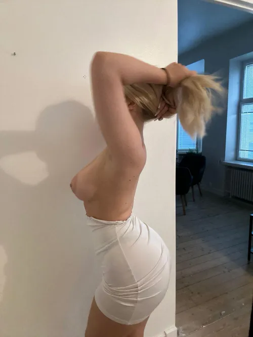 Thumbnail Contemplate 'What Do You Think of This View?' by Mirellemiauu | Topless