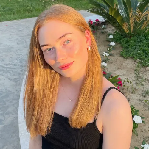 Thumbnail Sanni Rantala: Finnish Hockey Star and Beauty Icon