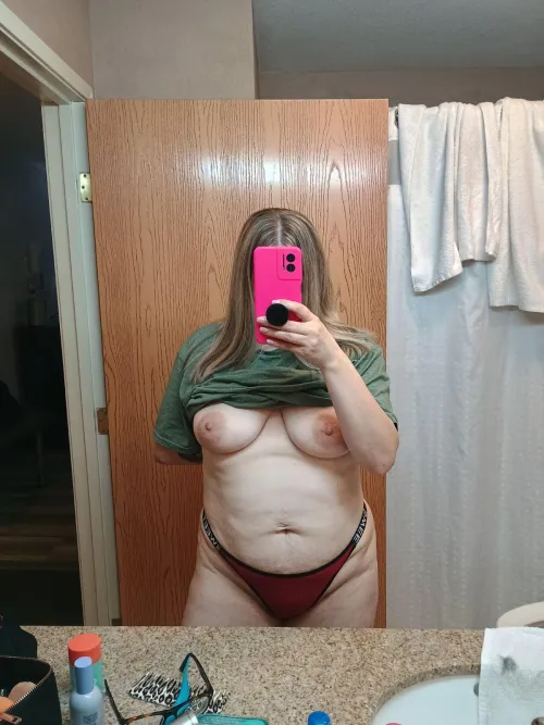 Thumbnail NikkiMorganxoxo: 38, Single, Describe in 1 Word | Chubby Category
