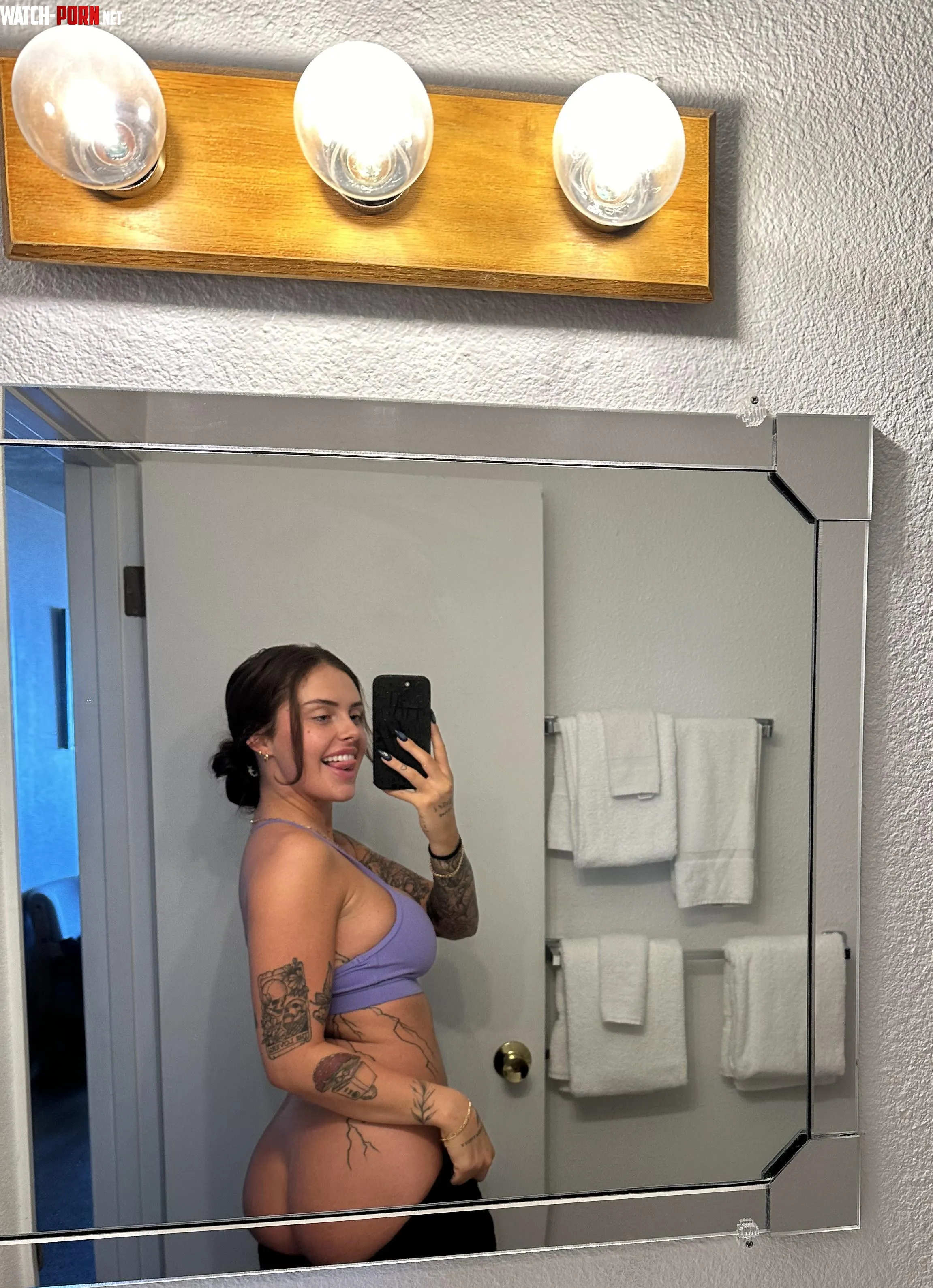 Bathroom break but make it bootylicious  by heymckenna