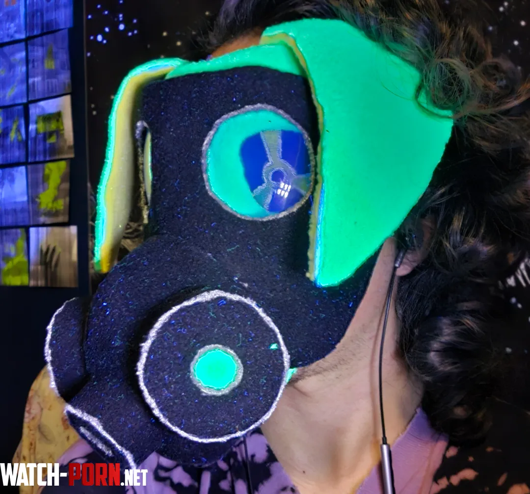 Radioactive dog mask by serialseance