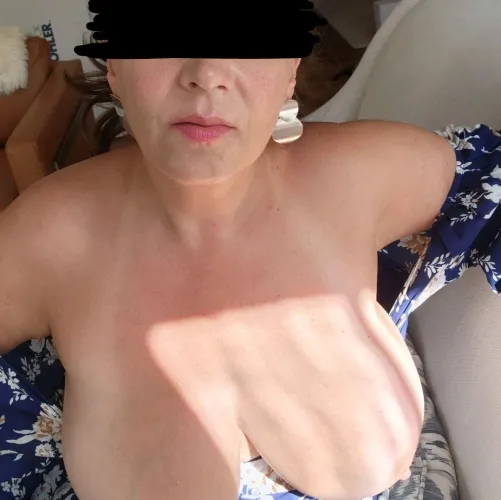 Thumbnail Unveiling the Fun: SusieDell's Perfectly Huge Saggy Stories