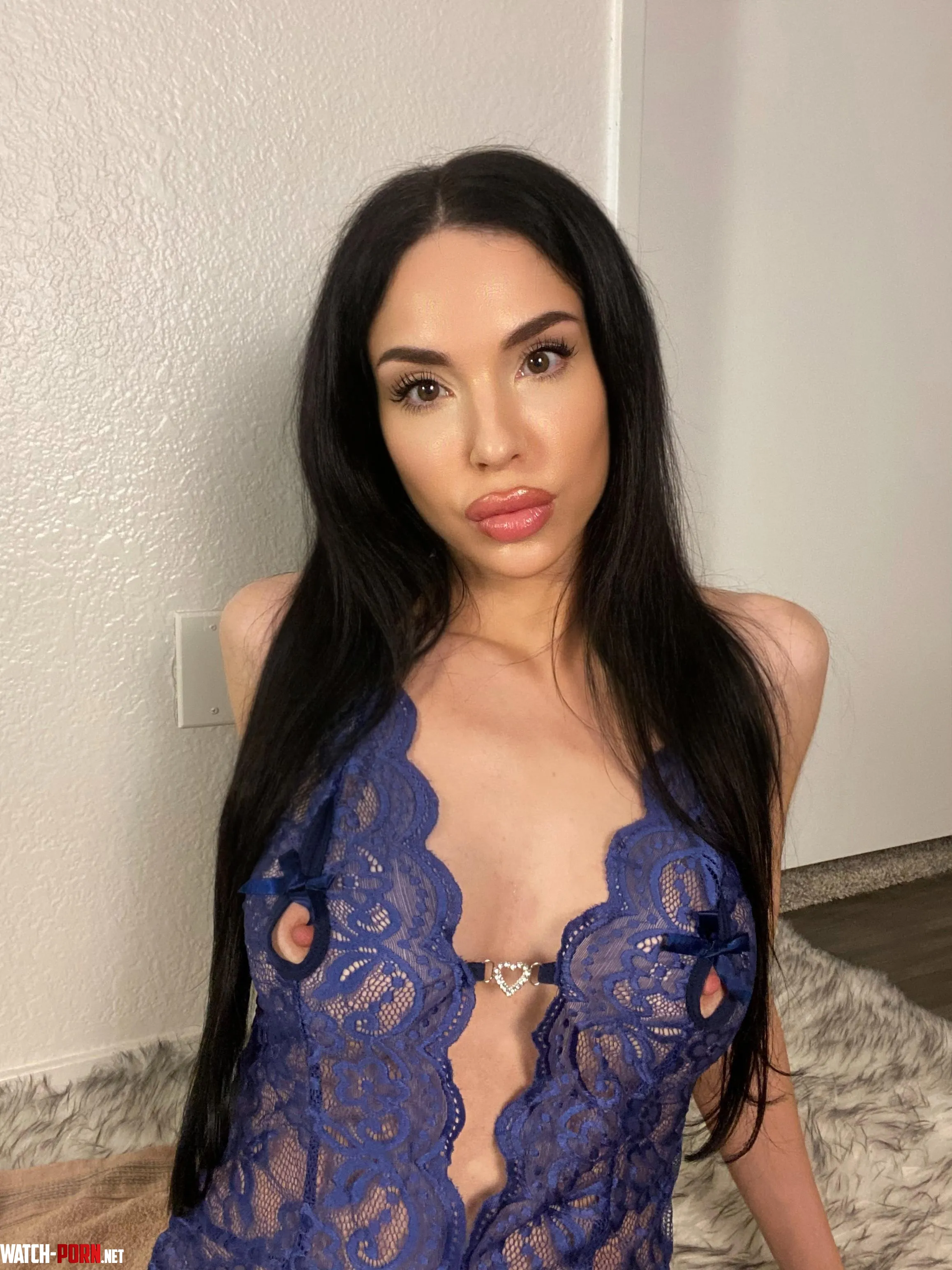 Its cold in here  by Kitana_bby