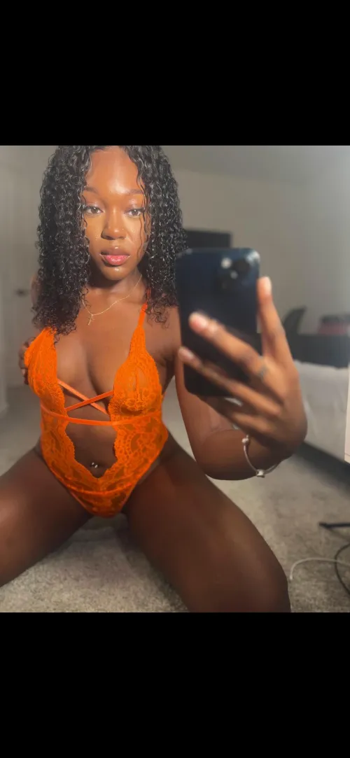 Thumbnail Explore Sandria_w's Sensual Content on OnlyFans | Cum on My Smooth Body Link