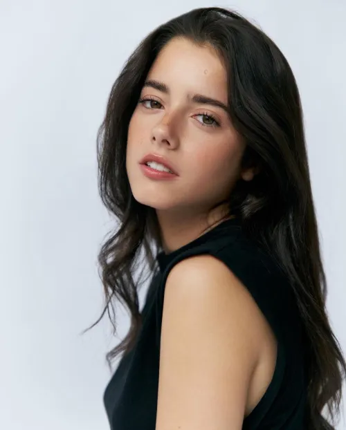 Thumbnail Explore the Beauty of Madalena Aragao by tumblrvogue in PrettyGirls