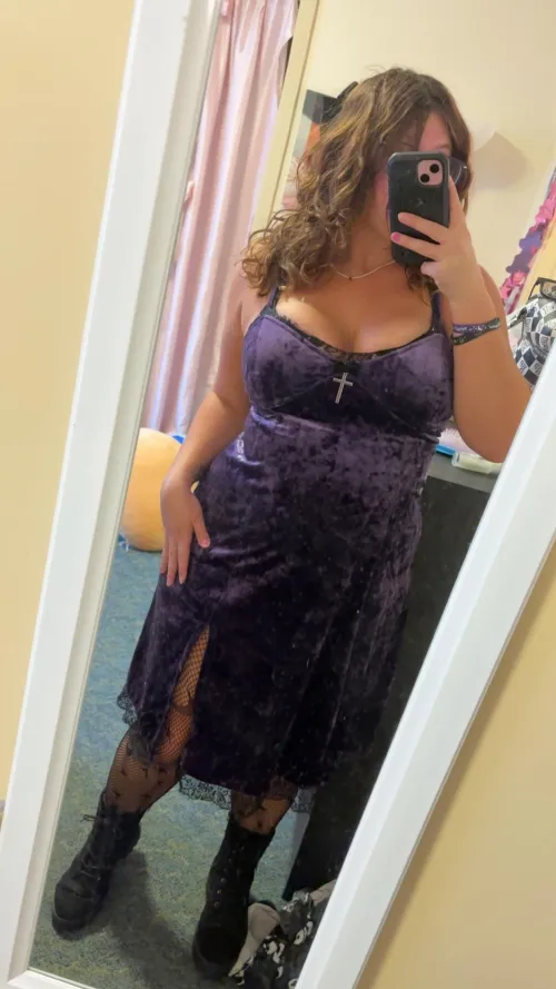 Thumbnail MediumAd8252 Cosplays as Your Big Tiddy Goth GF in the Chubby Category