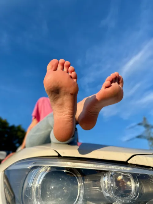 Thumbnail Sitting Pretty: Fetish Play with Sweaty Feet | juliajames_jj