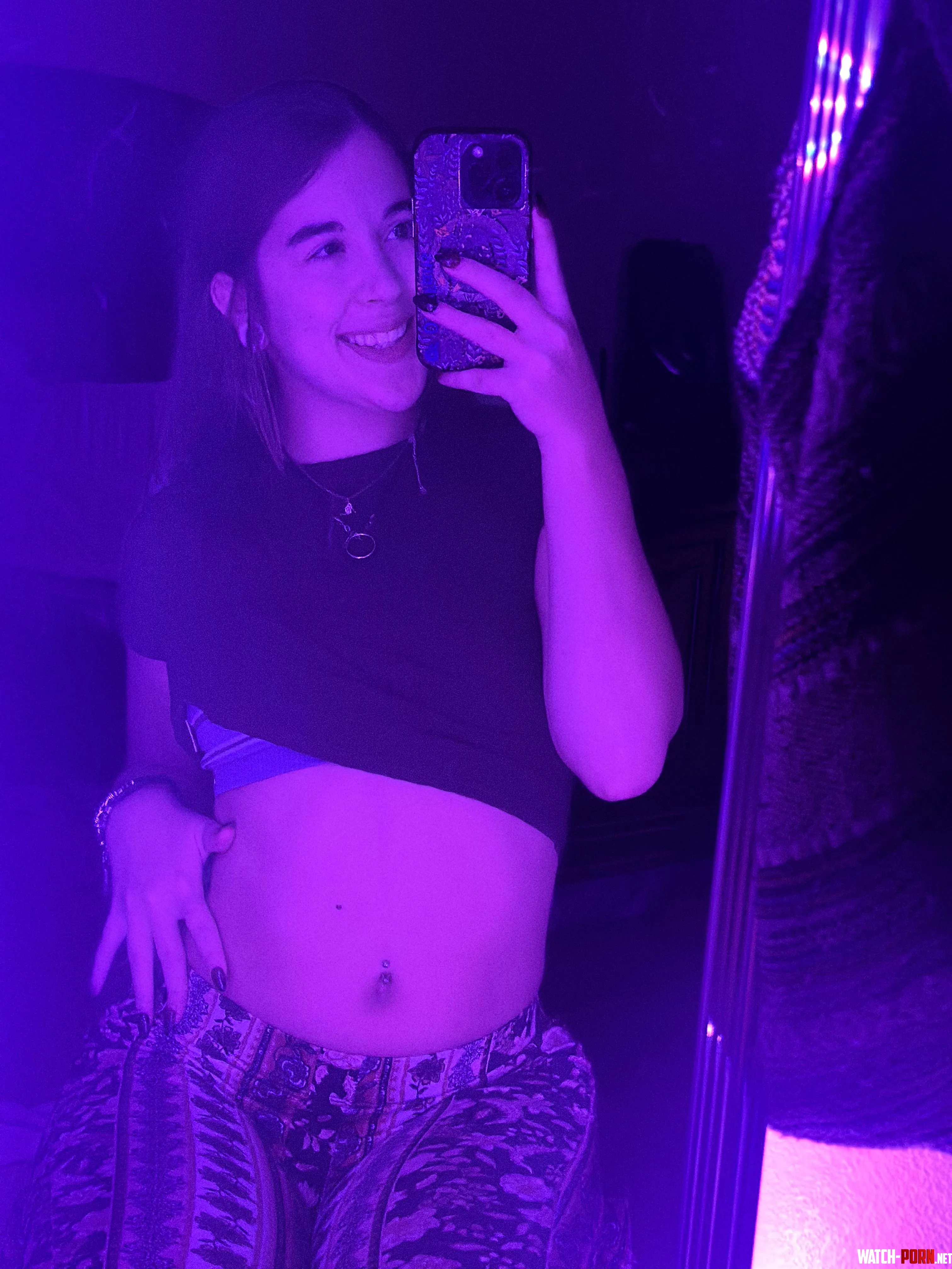 24F and ready for fun  by lil_raerose