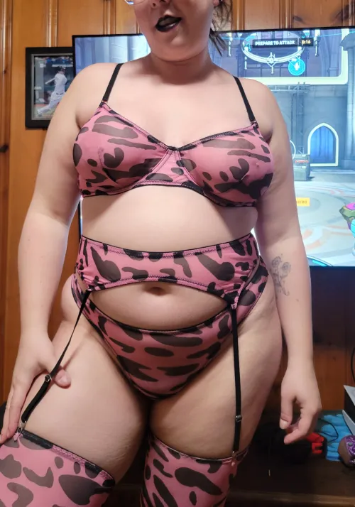 Thumbnail Hope You Like Them Thicc: Beauty of ViolettBelle by ViolettBelle