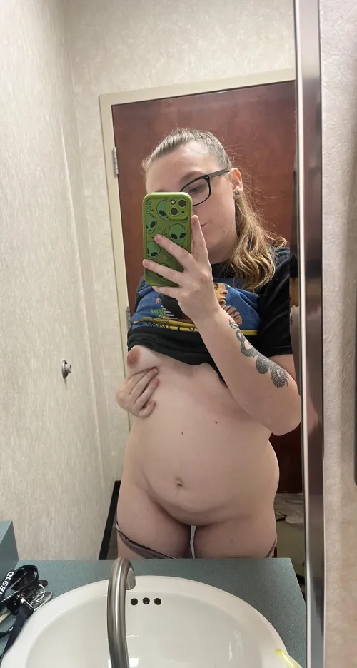 Thumbnail Mirror Milf Queen: Briannat75's MirrorSelfie Royalty