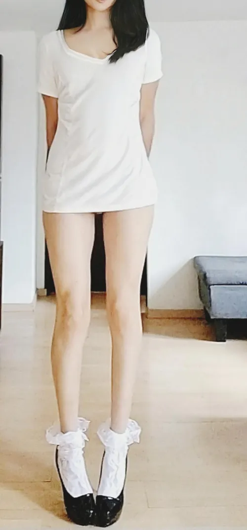 Thumbnail Complimented Long Legs: soldaderyan's Style Inspiration