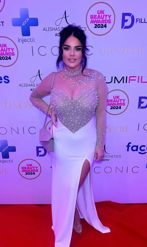 Thumbnail Red Carpet Affairs - Unveiling Beauty in 2busty2hide