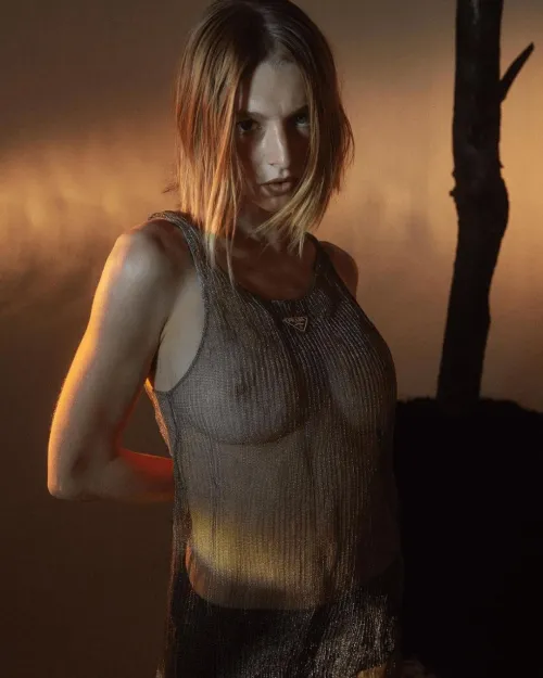 Thumbnail Amazonia_j Presents Sultry Snaps of Hunter Schafer | CelebNSFW Article