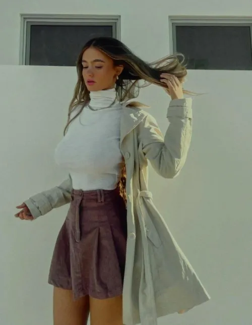 Thumbnail Tight Top Trends in 2Busty2hide - Magnificence by dngslng