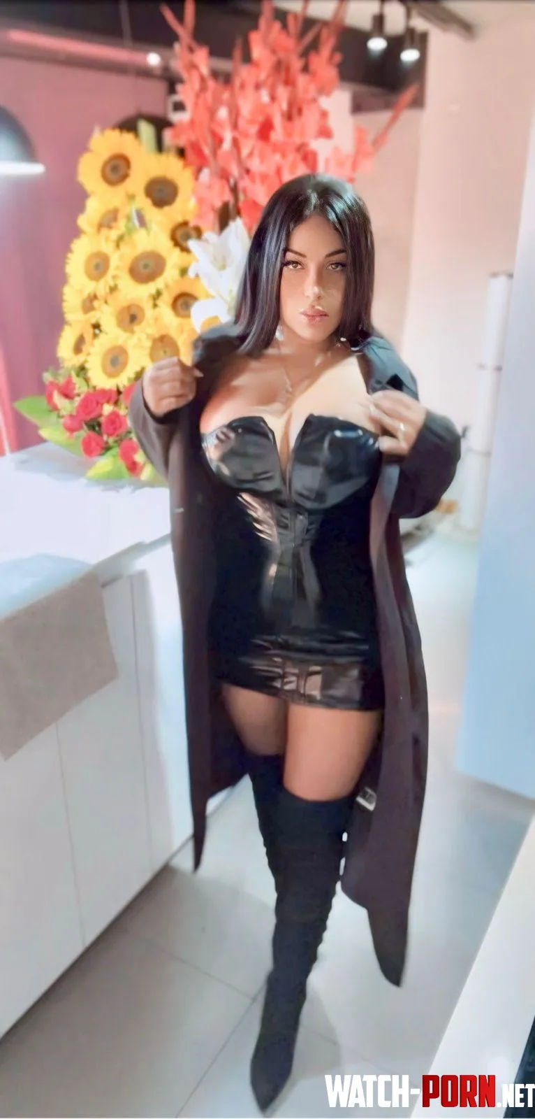 Does my leather outfit make you feel weak and horny  by kutegewajr