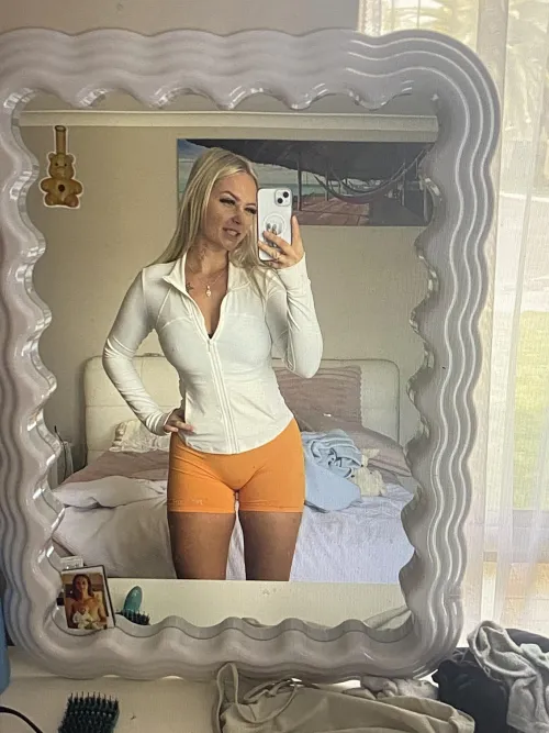 Thumbnail Here Just for U: An Exclusive Insight by KnappSylvia | Croptopgirls