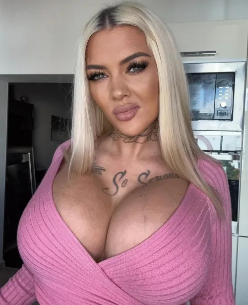Thumbnail Bad B*tch: Delving into the World of Bimbofetish by Thecumbitch69