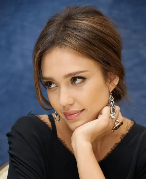 Thumbnail Ken789gh Showcases the Timeless Beauty of Jessica Alba | PrettyGirls