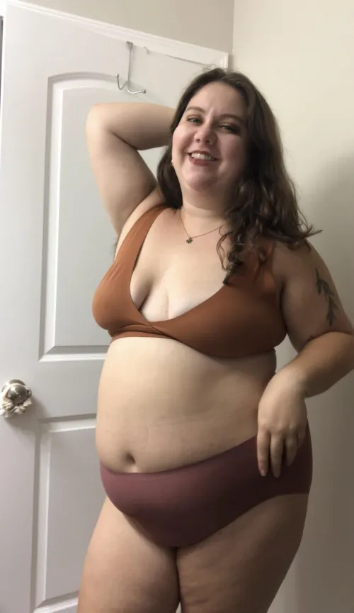 Thumbnail Stood Up, Standing Out: Feeling Hot! | BBW_Chubby